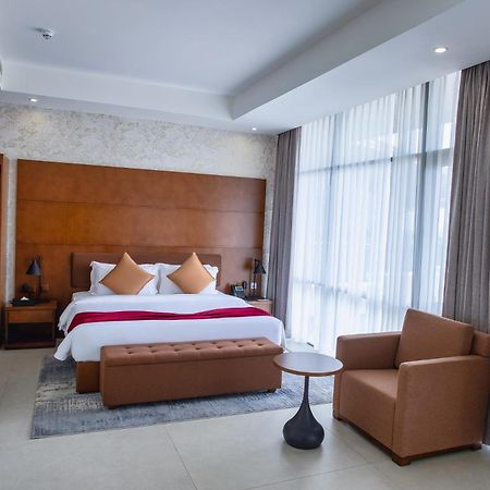 Alisa Hotel Tema Bagian luar foto